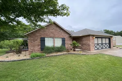 Image de Beautiful South Grand Lake House on Disney Island