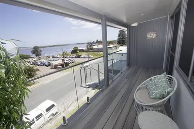 Image de Unit   1. . Opposite The Ocean. . Beach. . River. . Pet Friendly. 1 Free Parking  \n \n