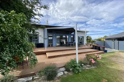 Image de Tussock Retreat - Modern Open Plan, Huge Deck