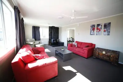 67 Tekapo Drive · Aoraki Mt Cook Alpine Bach - Free Wifi