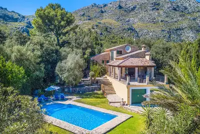 Tomas. Pretty and classical  villa close to Cala San Vicente
