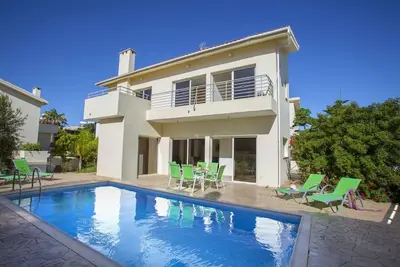 Image de Imagine You and Your Family Renting this Luxury Villa in Protaras, minutes from the Beach, Protaras Villa 1477