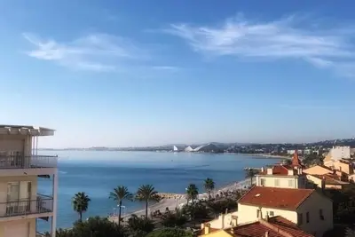 Image de Newly renovated apartment with a wondeful sea view in cosy Cros-de-Cagnes