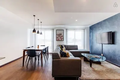 Image de ☆ Beautiful Neighborhood ☆ - Great For Walking! !