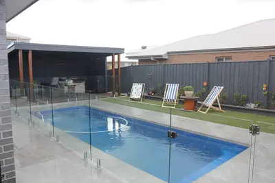 Image de Torquay by the Sea excellent for families or small group of friends.