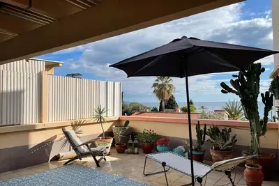 Image de Beautiful Flat With Terrace in Front of the Beach
