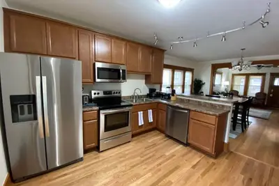 Image de Magnificent! Pro Cleaned, Self Check In Sleeps 10