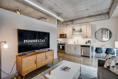 Image de MINNeSTAY* Sable 306 - One Bedroom | North Loop | Target Center