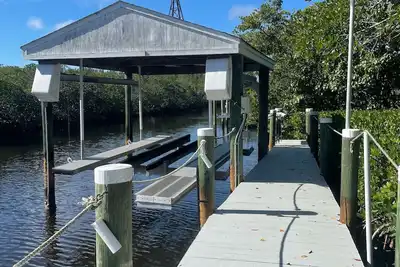 Image de Direct Gulf Access Island Retreat - Boat Lift, No Bridges, Convenient Location!