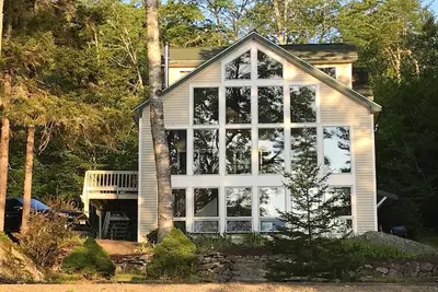 Image de Beautiful lakefront home on Phillips Lake - Near Acadia!