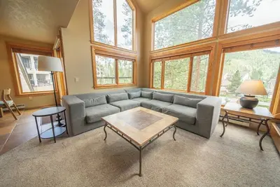 Image de Updated Spacious 2bd/2ba, Views, Shuttle to Slopes