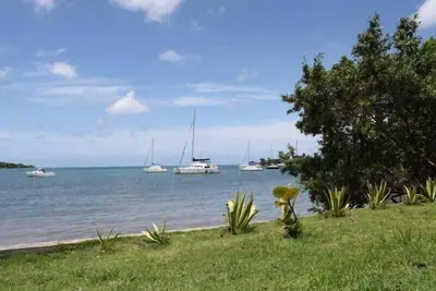 Image de Villa 'les pieds dans l'eau' au Diamant, laissez-vous bercer par les vagues. . .
