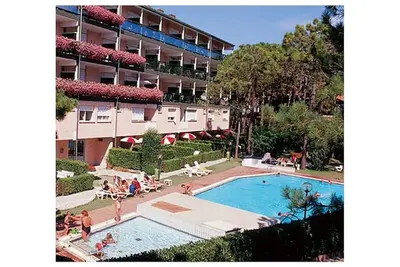 Image de Girasole con piscina, bilocale tipo G