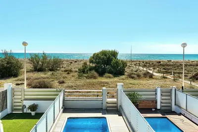 Image de Beachfront house with private pool