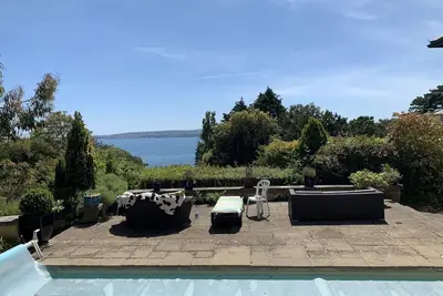 Image de Seafacing villa in Torquay with 2 suites and a heated swimming pool