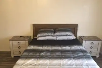 Image de Downstairs one bedroom close to Fort Sill!