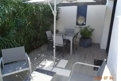 Image de Pézénas, très bel appartement rez de jardin, 4 personnes max, piscine, commerces