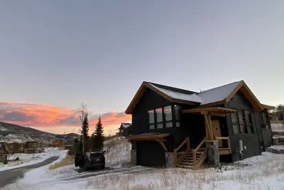 Image de Luxury 4 Br House-sleeps 11+ with 3 king beds