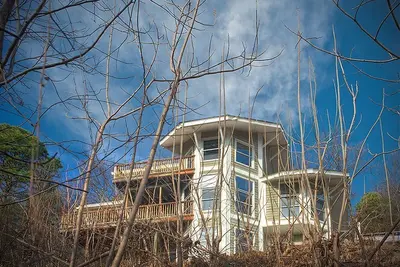 Image de Beautiful Mountain Views & Privacy in Unique Chalet