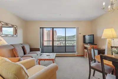 Image de Best Of Summit 2025 Winner for Best Lodging Hotel! Ski-In/Out, Mountain Views!