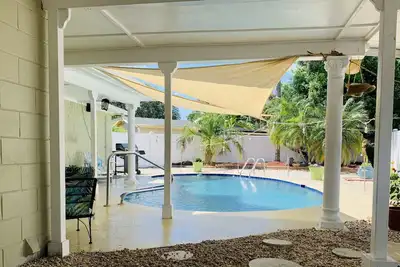 Image de Entire house w/pool close to beaches, downtown and airports