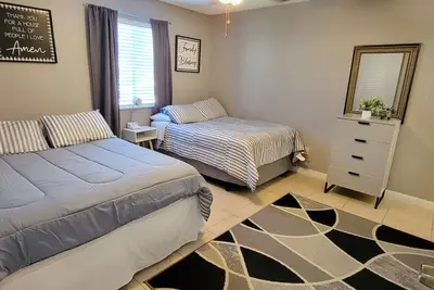 🏡Comfy & Convenient 1br Apartment Near Oaks Mall & Medical Center Fast Wifi