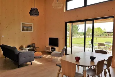 Image de Belle maison neuve en bois tout confort, grand jardin, proche océan
