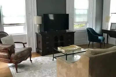 Image de Charming Apartment in historic 1800's home