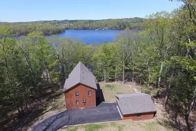 Image de Rustic Pocono Mountain House at Lake Wallenpaupack
