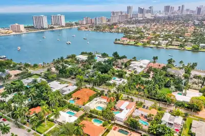 Image de Family home w/pool, tiki hut & grill