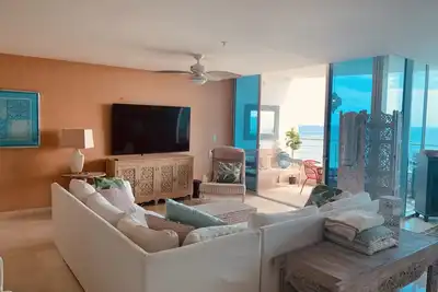 Image de Stunning 3 bedroom Penthouse Exquisite Views