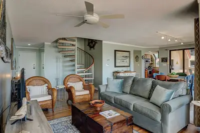 Image de Stunning, family-friendly condo w/shared pool & breathtaking deep water views