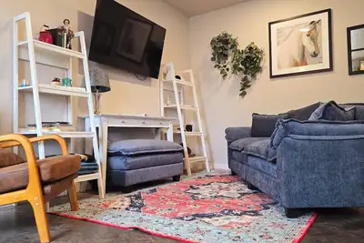 Image de Bed & Breakfast Nook ❤ Fenced Yard ❤ Hot Tub ❤ Heated Floors ❤ Pet Friendly