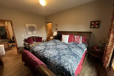 Image de Wounded Knee Ranch at the Red Hills. Full separate and private suite with deck