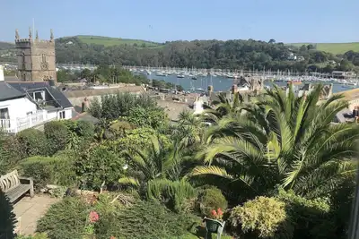 Image de Perfect Location, Electric Car Friendly and Superb Views from Above Town