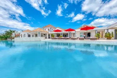 Image de Just in Paradice a 3 bedroom hillside villa within a few minutes of the beach