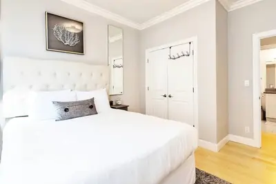 Image de Plush Three Bedroom Private Getaway in the Heart of Nob Hill!
