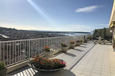Image de Roof-terrace apartment for 7 people with panoramic view in the center of Cannes