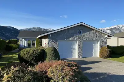 Image de New owner, new updates, same great spot! Perfect place for family fun in Chelan