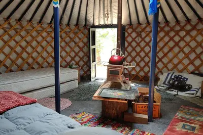 Image de Yurt in Secluded Setting Near Mt Shasta/McCloud, Ca