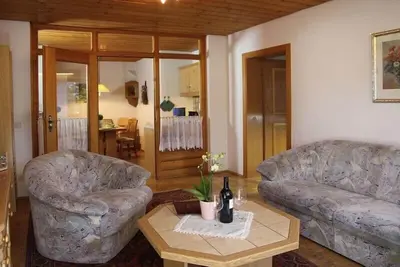 Image de Cozy, centrally located vacation home with two separate bedrooms. Bedrooms