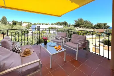 Image de Renovated Bastide, Capelan peninsula, quiet