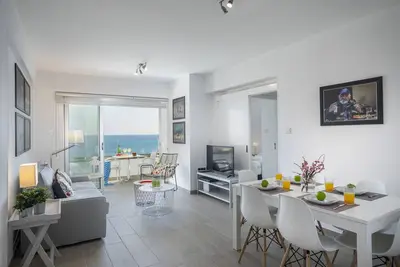 Image de You Will Love This Luxury Apartment on the beach, Larnaca Apartment 1386