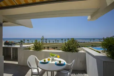 Image de Imagine You and Your Family Renting this Perfect Holiday Apartment minutes from the beach, Larnaca Apartment 1383