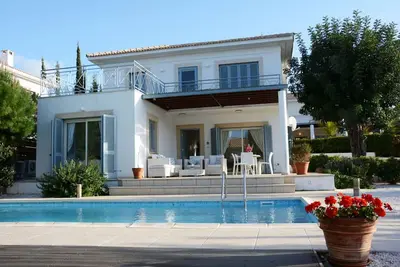 Image de How to Rent Your Own Villa in Paphos with Fantastic Private Pool, Paphos Villa 1418