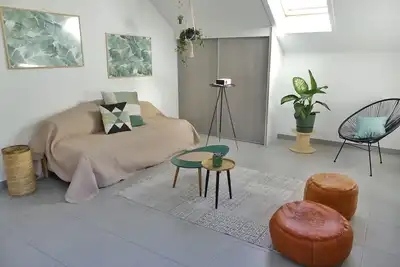 Image de Petit port - Appartement dans maison - 390m du lac