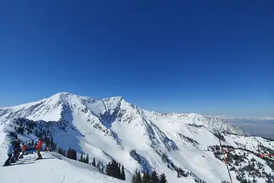 Image de New Year's Week Ski-In-Ski-Out Ski Run View Condo at Snowbird, Utah