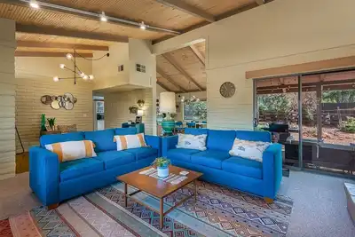 Image de Splash Into Summer - 10% Off All June Stays!