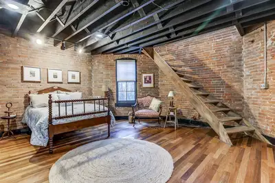 Image de Holly & Matt Suite @ Three Pines Petersburg