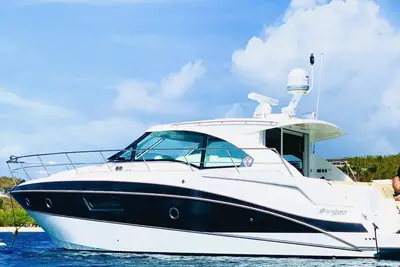 Image de Day or Night charters! Seas the Moment! 42' Charter Yacht- 2 beds 2 baths